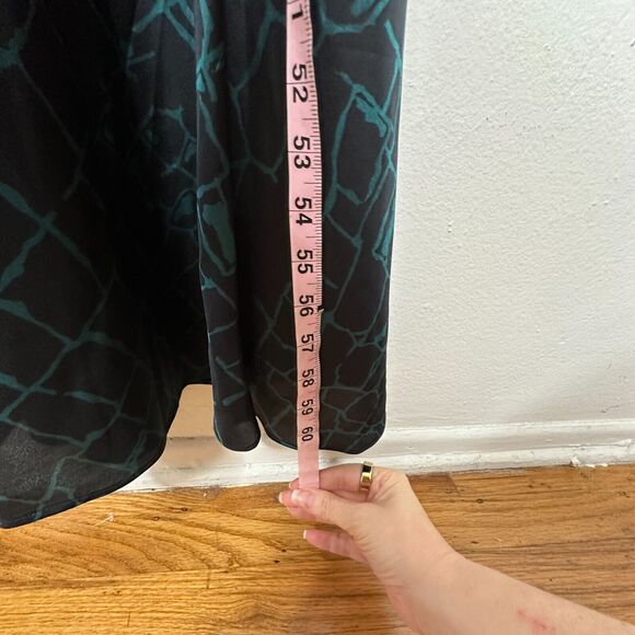 REISS Bebe Black & Green Print Flowy Maxi Sleeveless Deep V-Neck Front & Back 8 - Picture 5 of 13